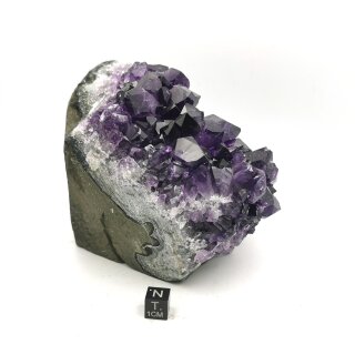 Amethyst, stehendes Stück roh, Uruguay