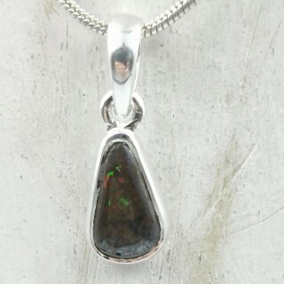 Boulder Opal Anhänger in 92,5er Silber gefasst